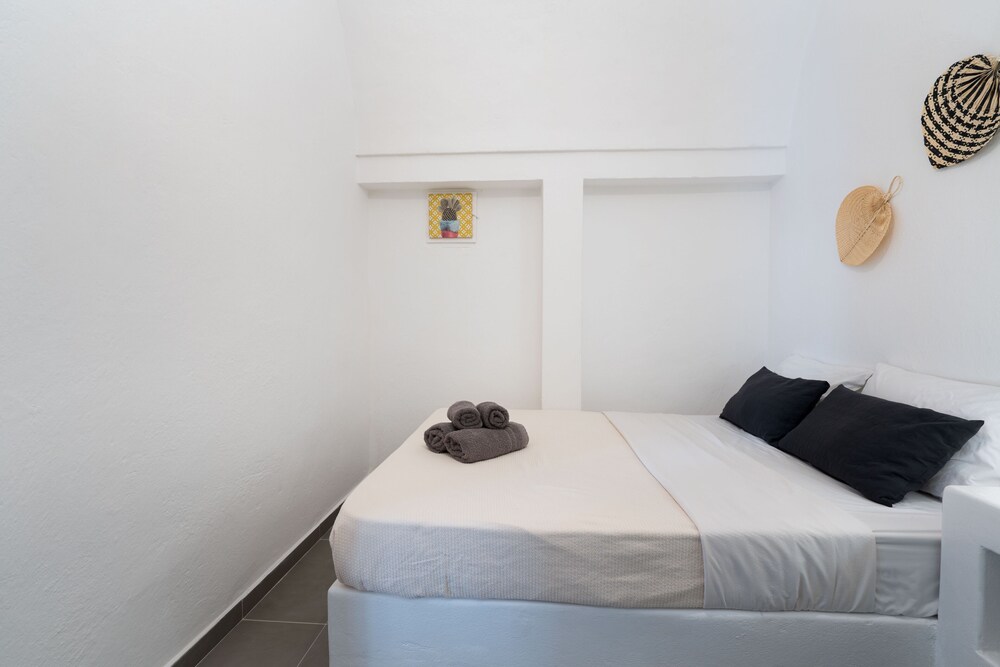 Villa Tholos with Private Jacuzzi photo 3