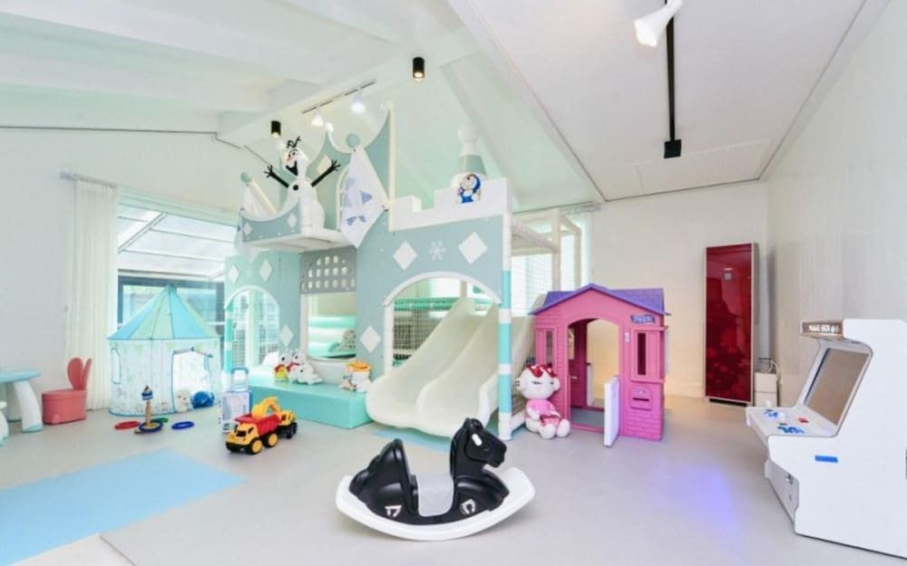 Gapyeong Shinbi Kids Pool Villa