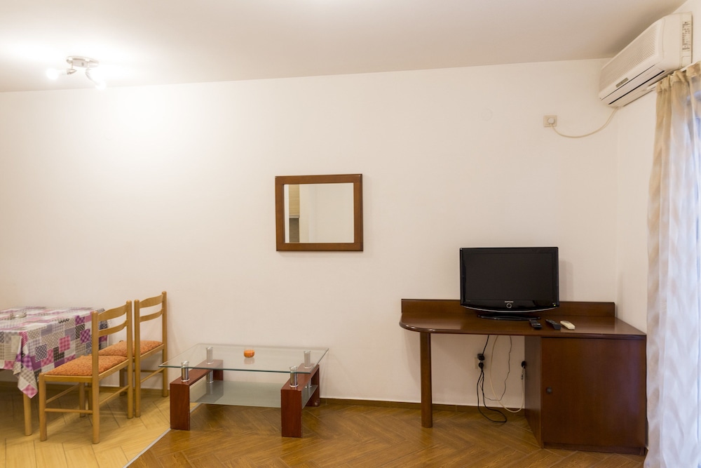 SMS Apartments