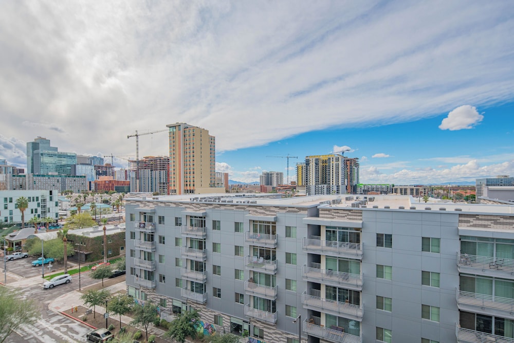 ROVE LIVING/KL - Roosevelt Point