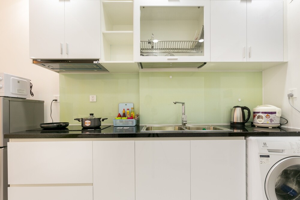 Jennifer House - Millenium Apartment