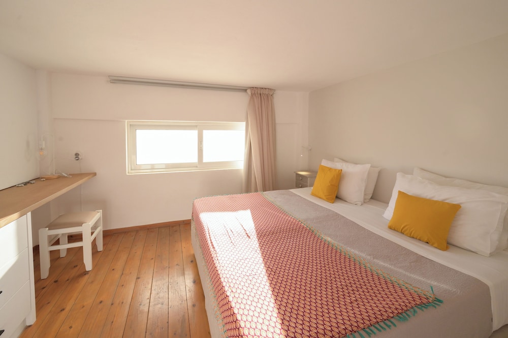 Antonis Apts - Physio Fitness Retreats
