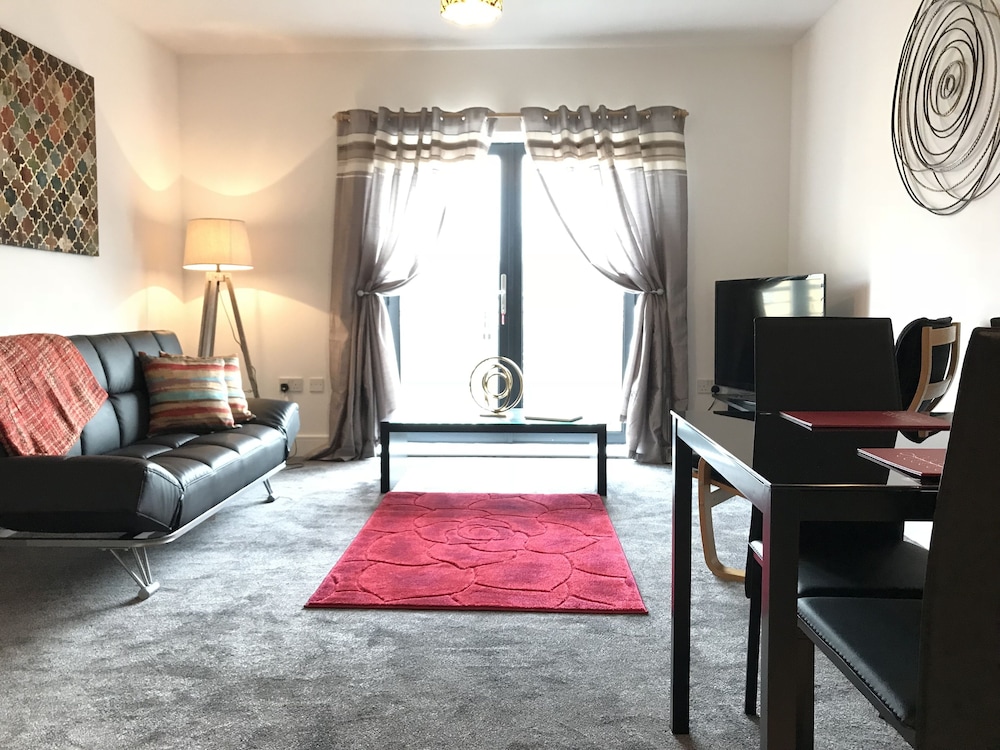 Grand Central Apartments, Centro