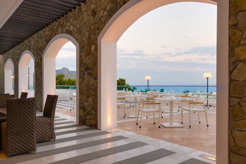 Porto Angeli Beach Resort – All Inclusive
