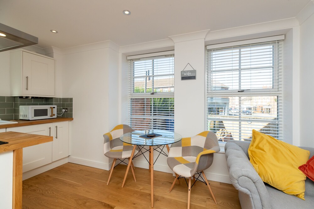 Inviting 1-bed Apartment in Banbury view 5