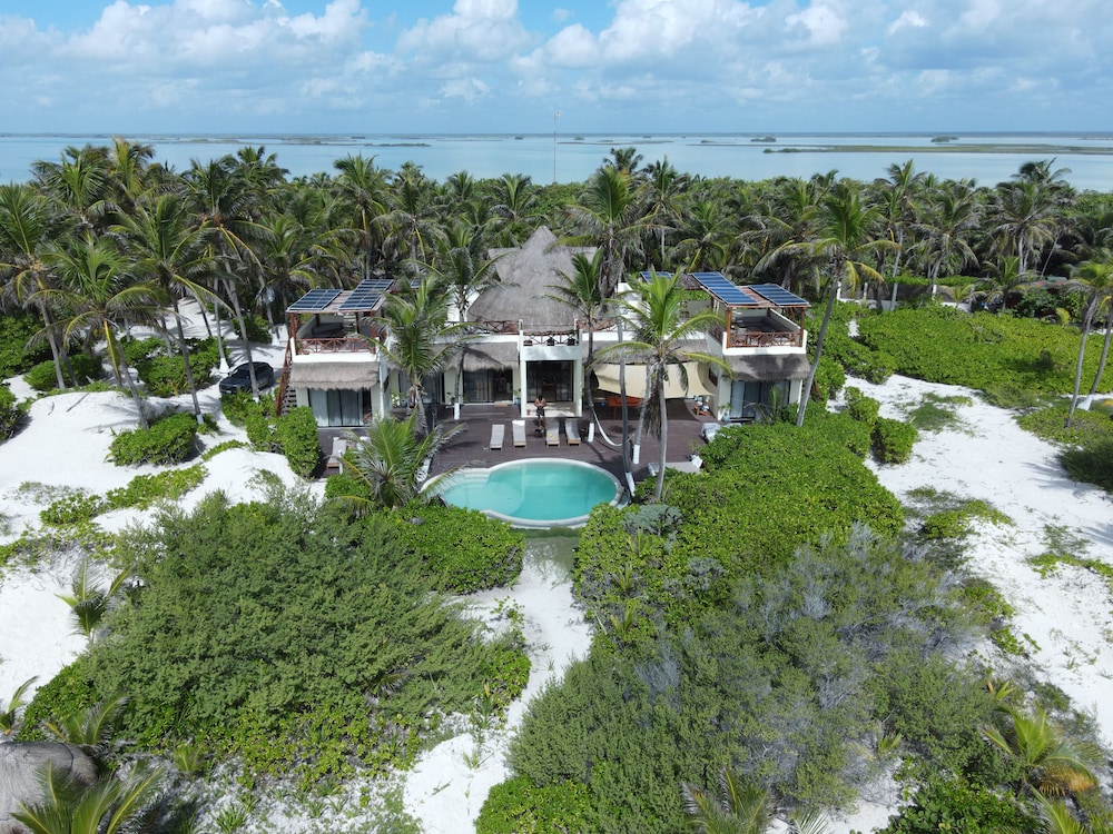 Villa 5br Beachfront TULUM -Sian Kaan