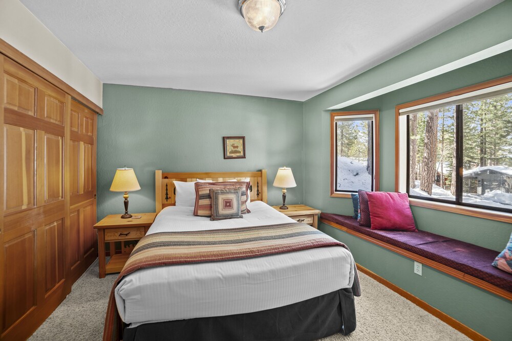 Lake Tahoe Vacations - 4 Bedroom Home at 392 Skidder Trail by RedAwning Save 10 on 3 Nights, 15 on 5 Nights! - Property Image 29