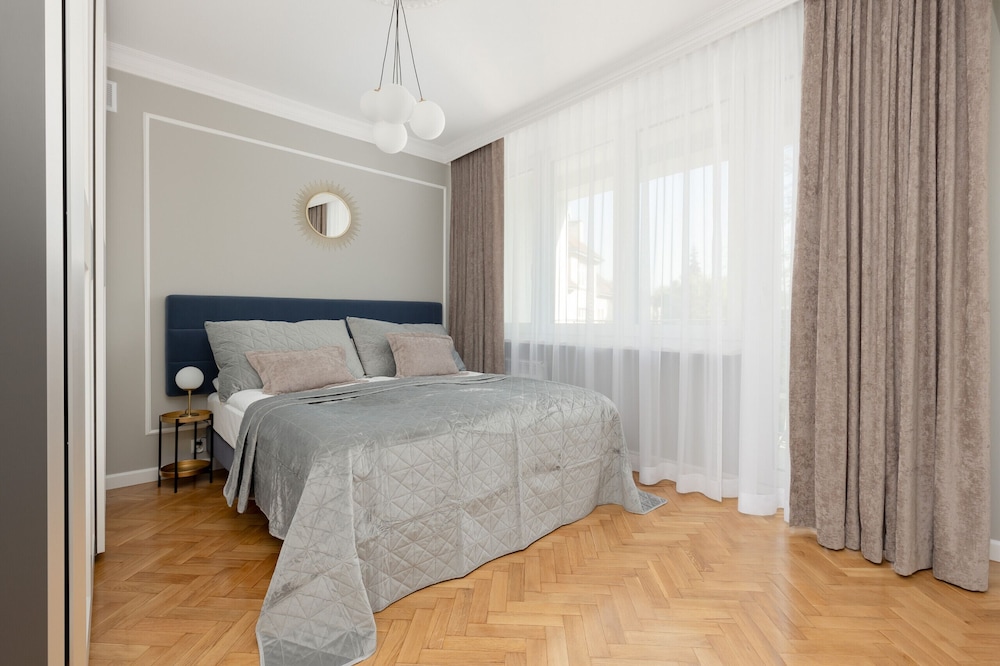 Apartment in the City Centre by Renters view 3