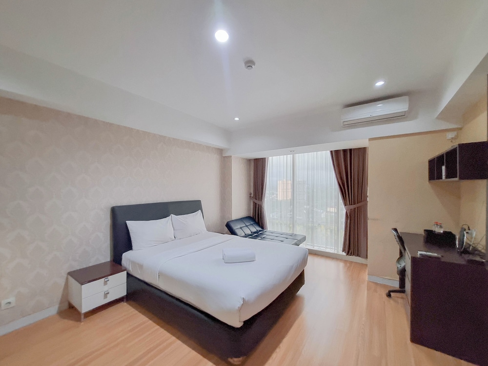 Relaxing And Stylish Studio At Mataram City Apartment
