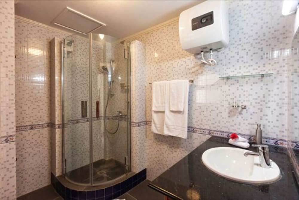 Praslin Holiday Home