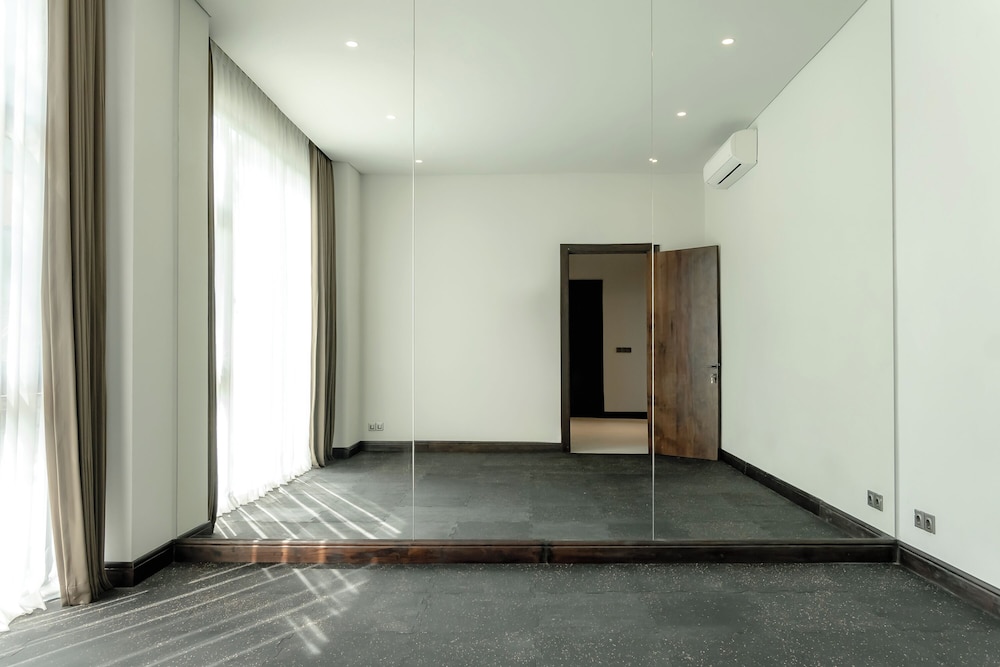 AMO Residences