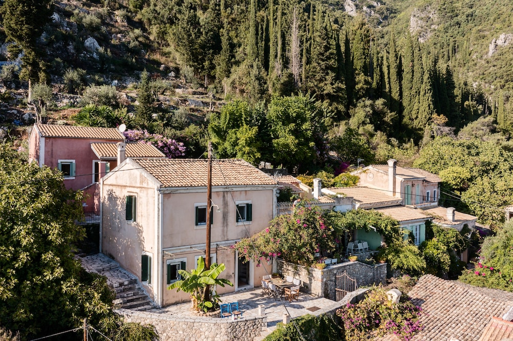 Rustic Escape, Agios Markos view 3