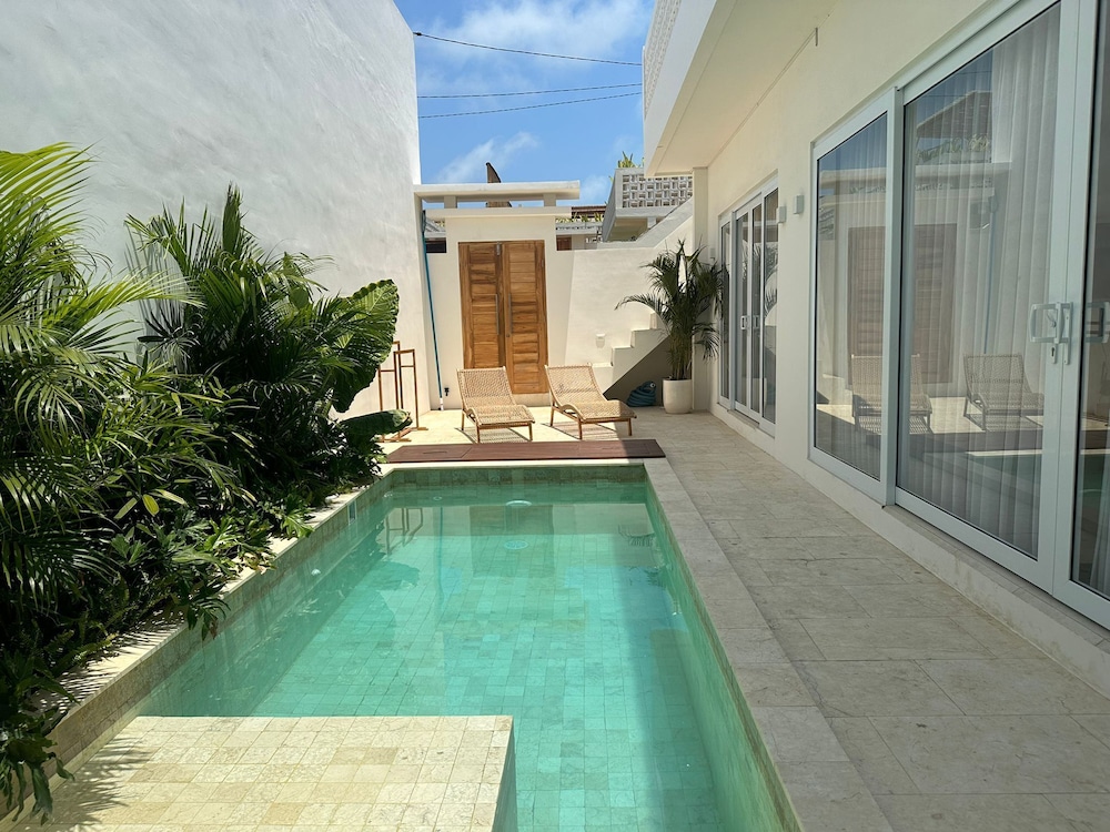 6163 Fantastic Home With 12bd