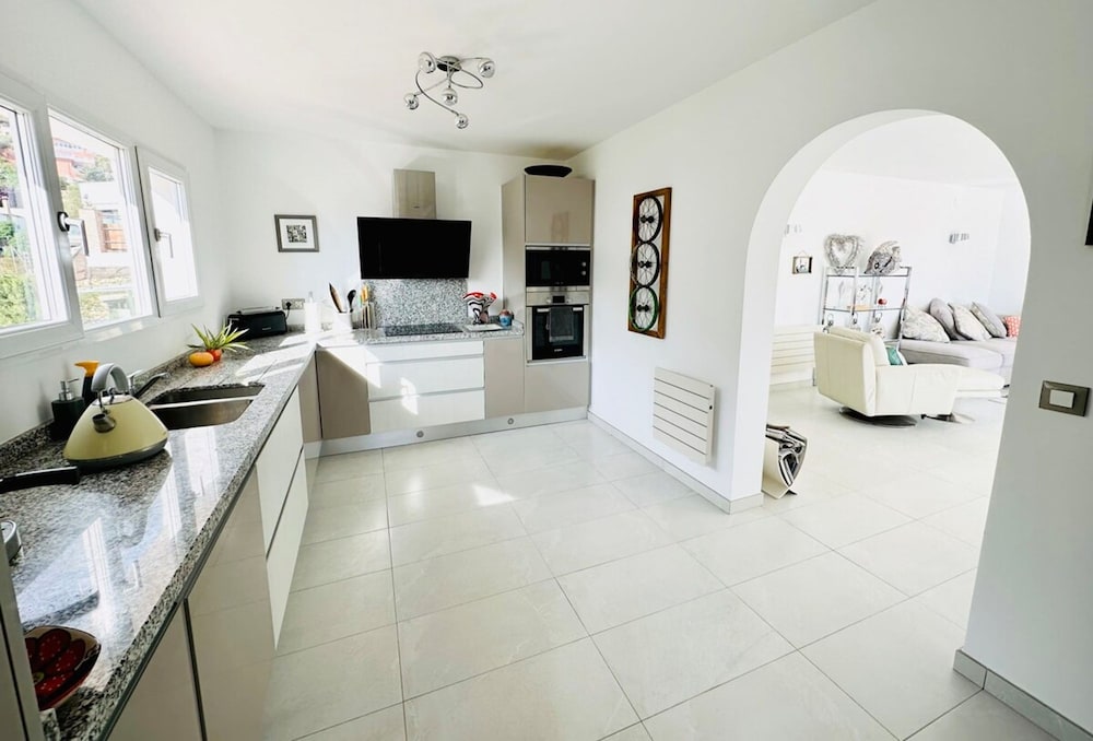 Incredible Views Villa With Private Pool