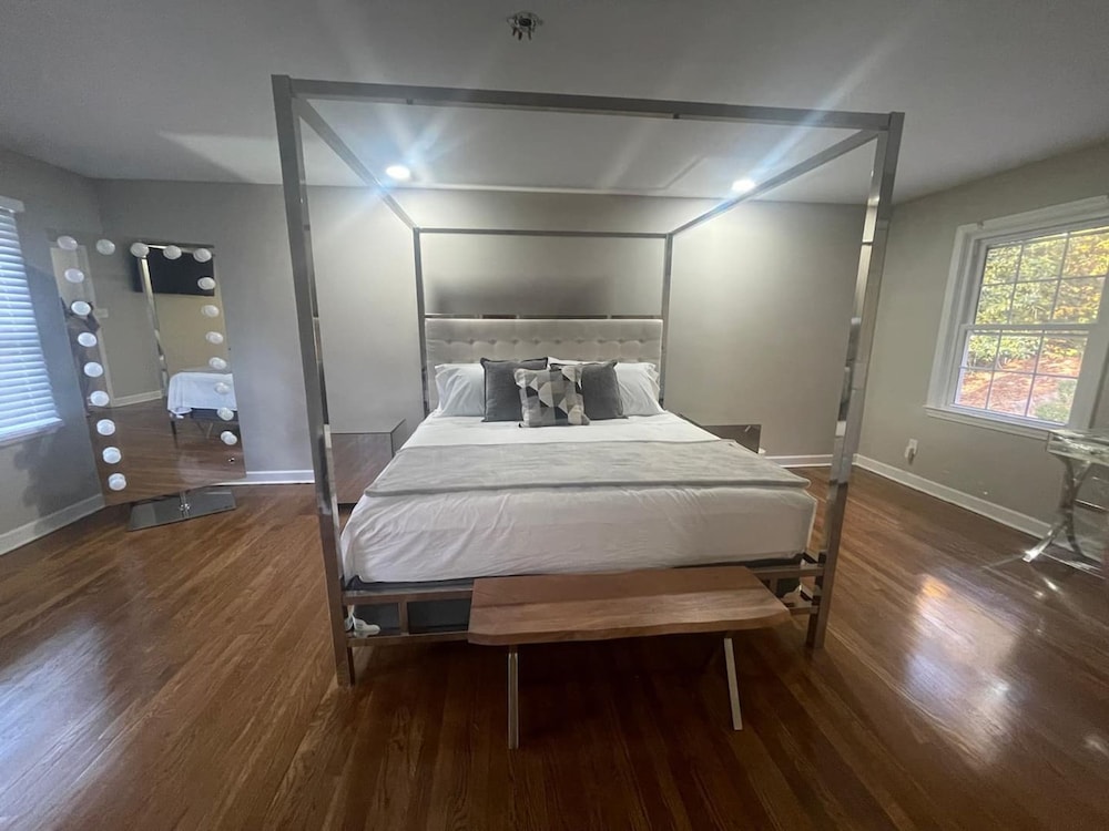Southern Collective Sleeps8 Airport-beltline