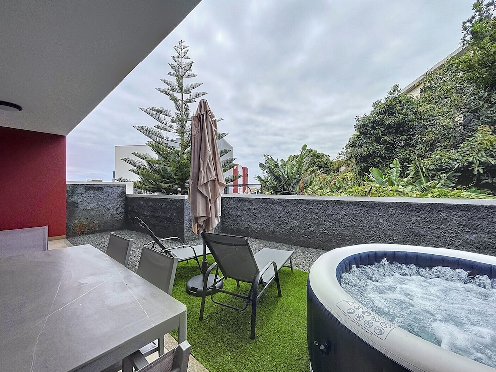 Blue Outlook Garden by Atlantic Holiday