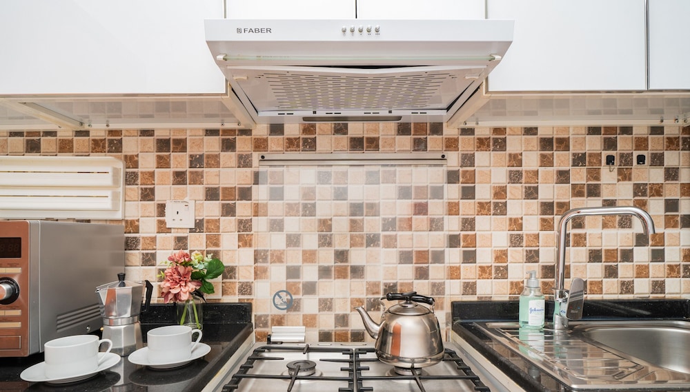 Modern & Stylish Studio in JVT