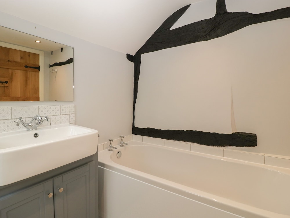Pool Cottage