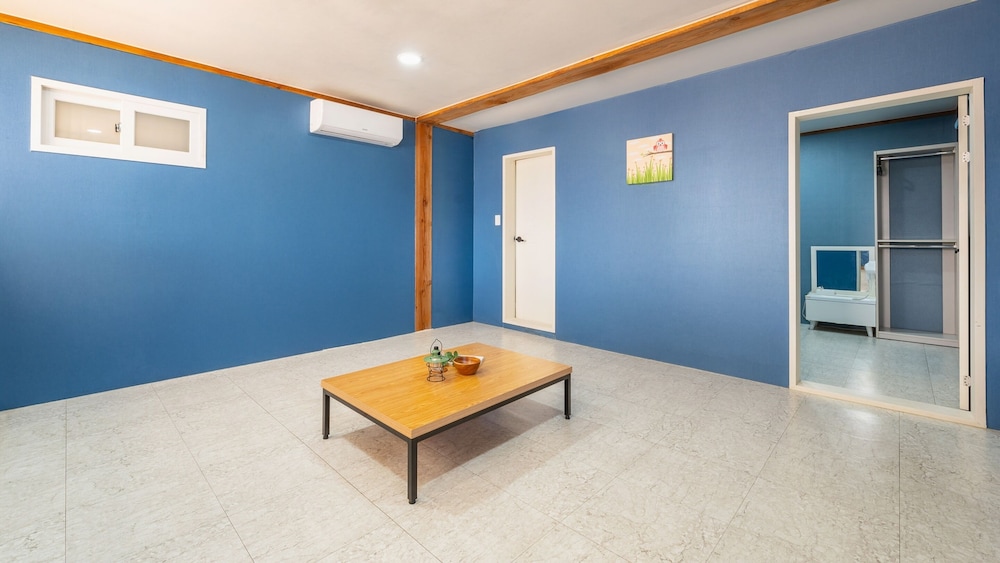 Gyeongju Aratteul Hanok Pet Pension