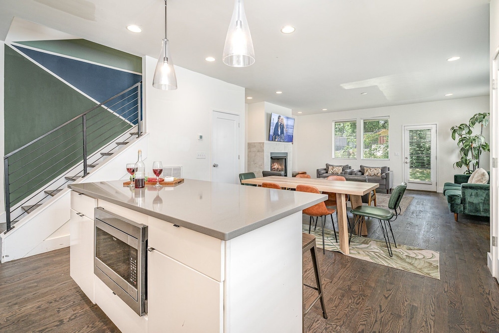 Verde Heights-sleeps 12-in Cumberland Heights