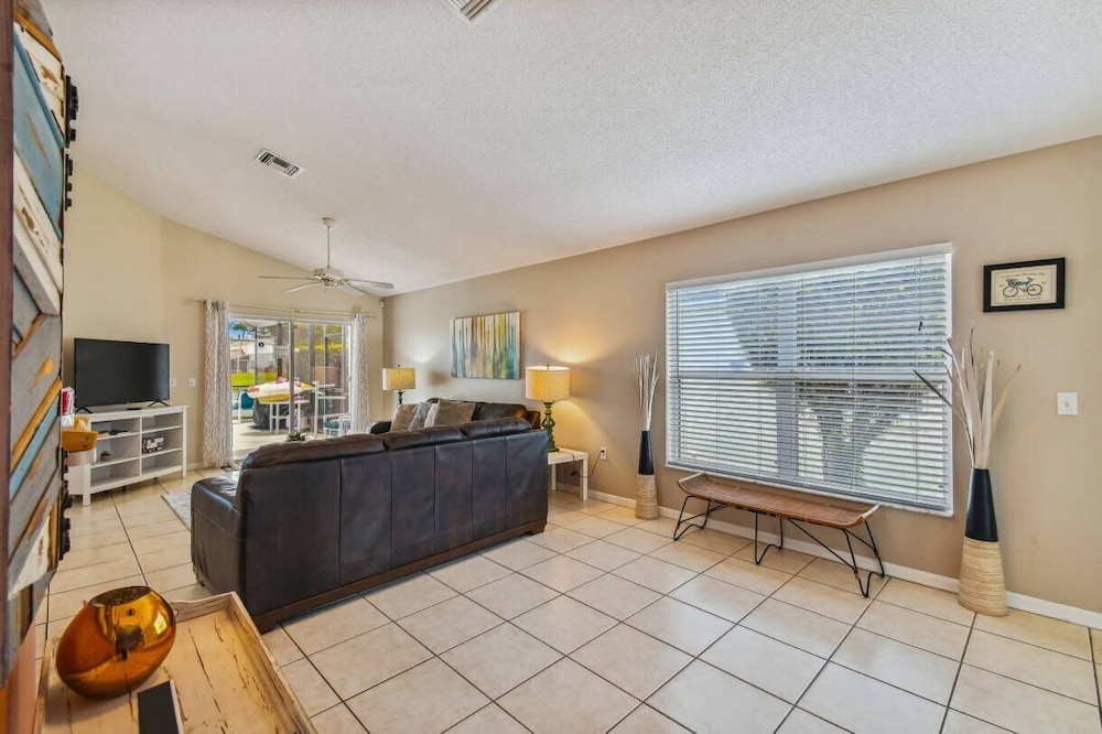 4BR Lake Berkley Home w/ Private Pool