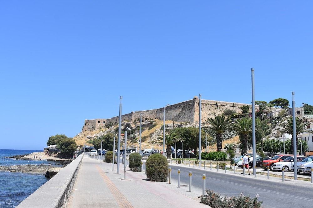 Near the Beach Old Town Rethymno