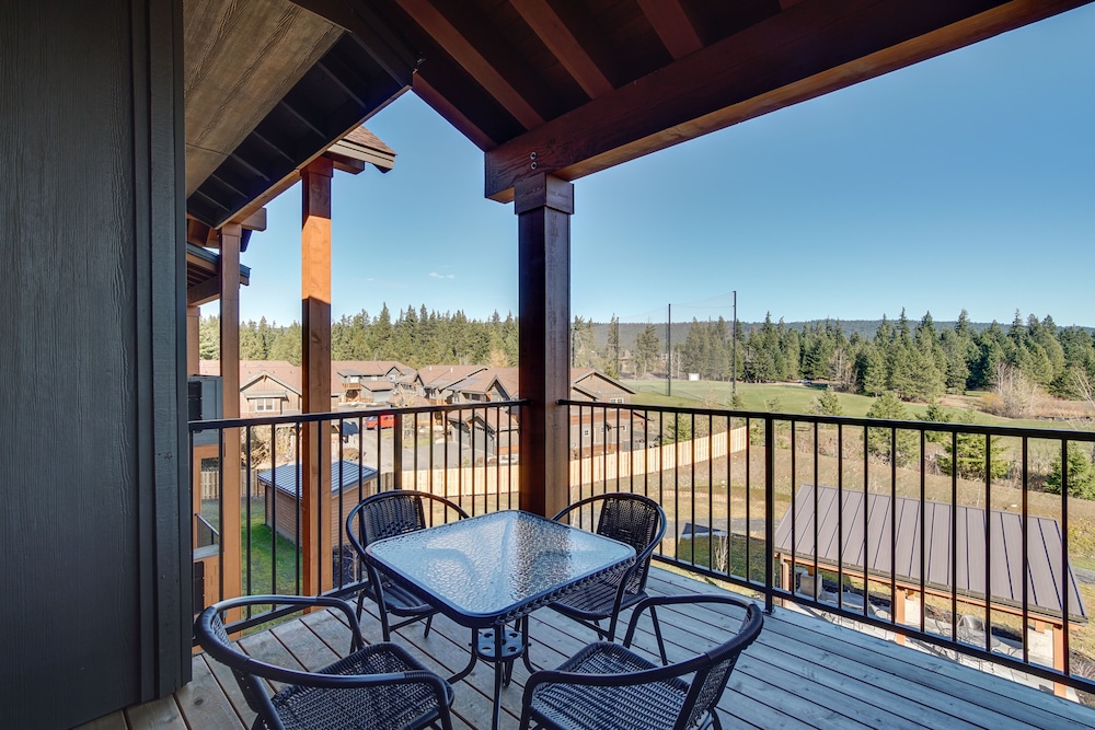 Suncadia Resort Condo: Balcony & Golf Course Views view 5