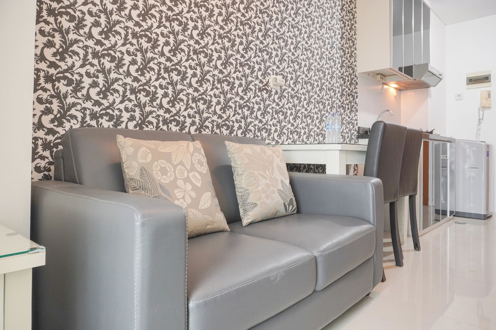 Nice And Comfort 1Br Apartment At Woodland Park Residence