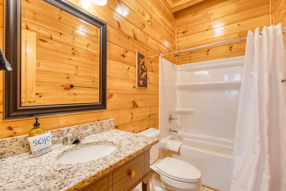 100 Guests Blackthorn Sister Smokies Homes Luxury Mountain Retreat