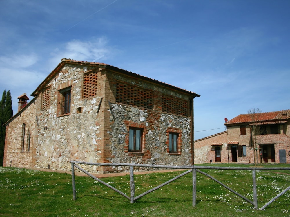 Photo 24