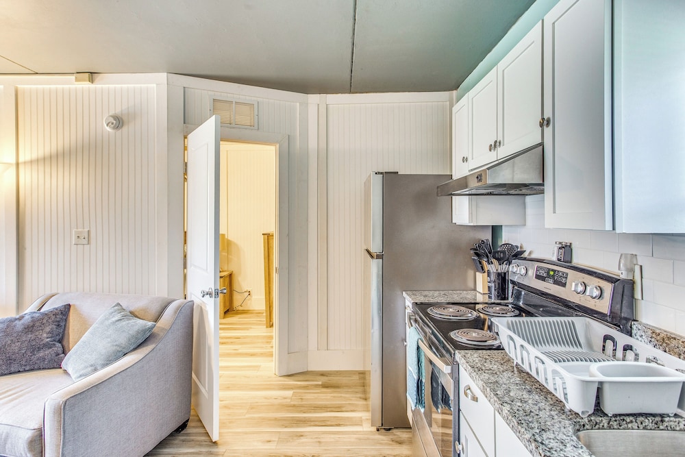 Steps to Sand: Remodeled North Myrtle Beach Condo!