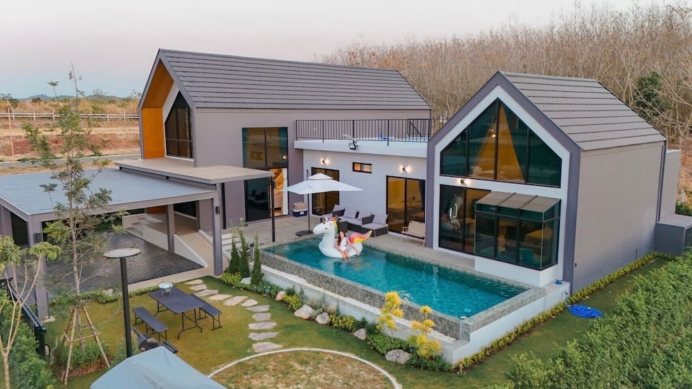 WildWildWest Pool Villa Khaoyai