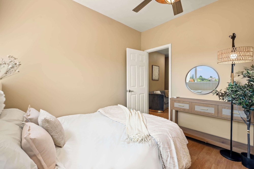 Tranquil Nature Retreat Private Patio & Cozy Charm