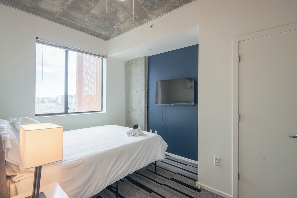 ROVE LIVING/KL - Roosevelt Point