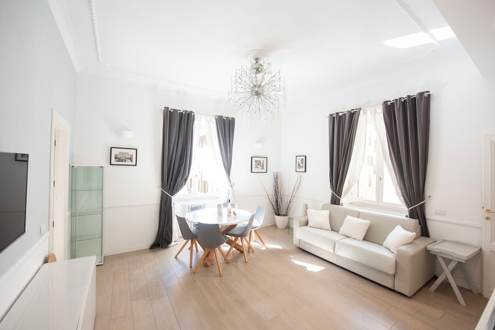Vatican Beautiful 2Br Apartment