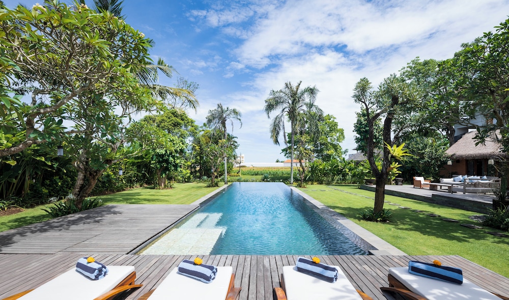 Villa Bangkuang by Nakula