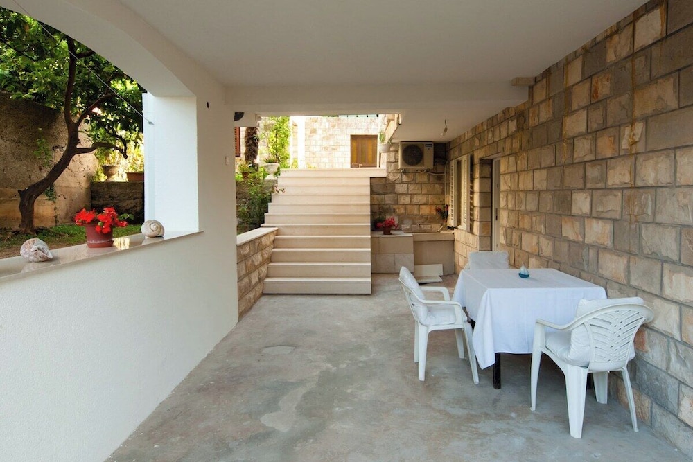 Azinovic Apartments
