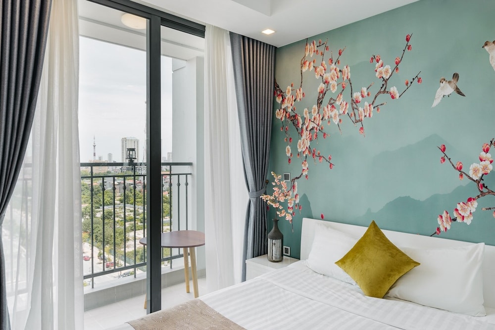 Sunny - Vinhomes GreenBay Residences