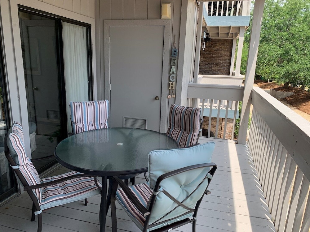 Sea Grove 2 Bedroom Condo by Redawning
