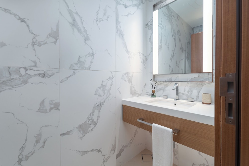 Address Residences Dubai Opera - Burj Khalifa City Views 2 & 3-Bedroom Apartment 1 minute walk to Burj Khalifa, Dubai Mall, Dubai Fountain by Heaven Crest