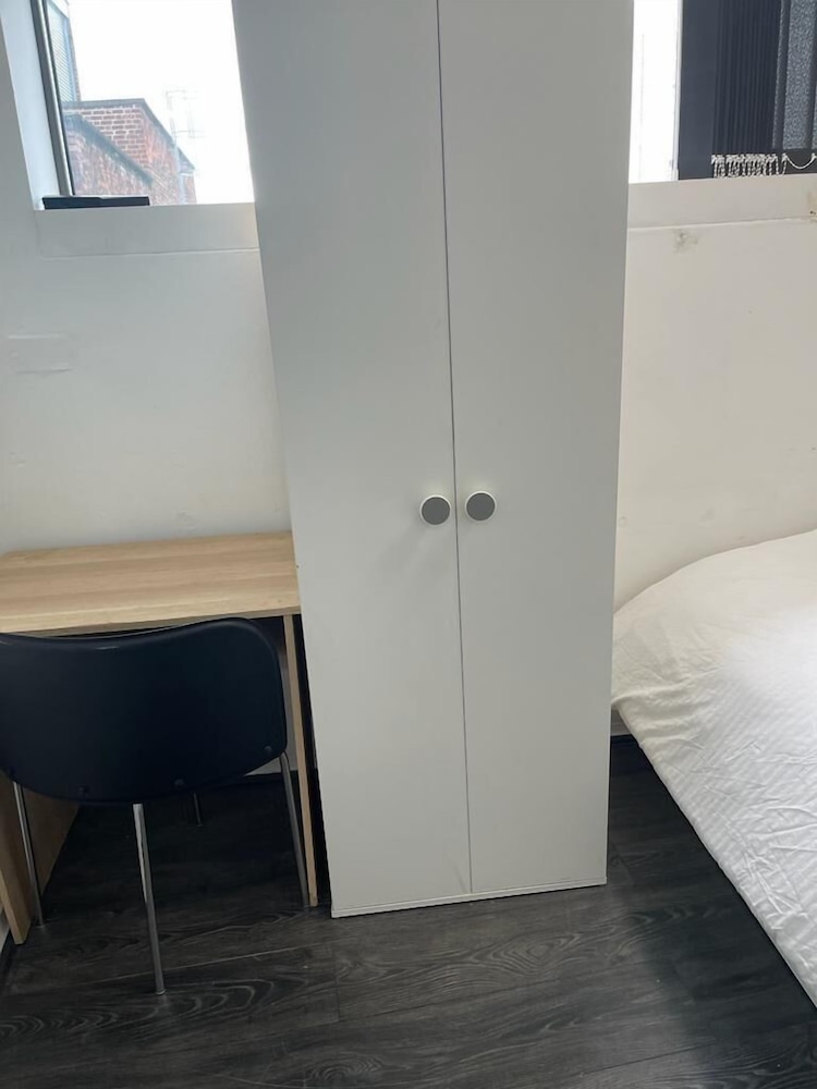 Rahman Hostel - Manchester