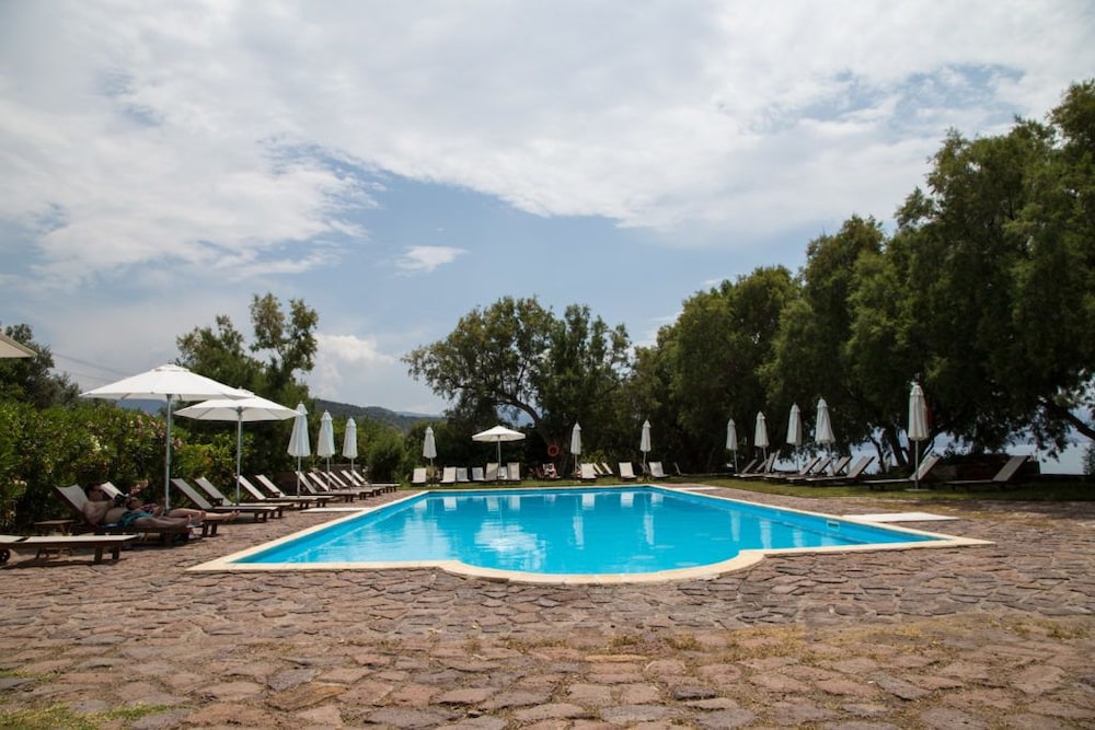 Olive Press Hotel & Apartments