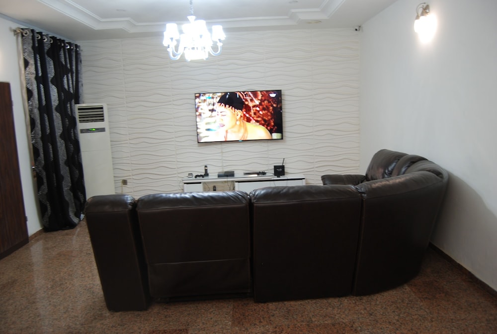 Kings Court Apartment view 2