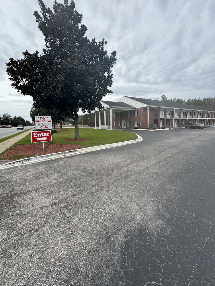 Colony Inn