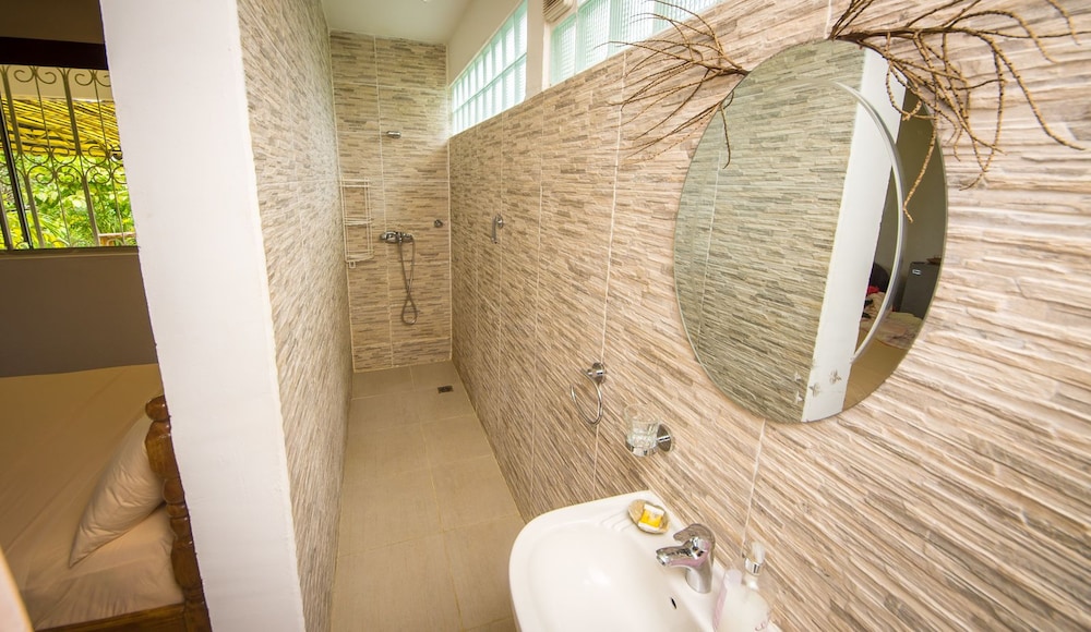 Lemongrass Lodge