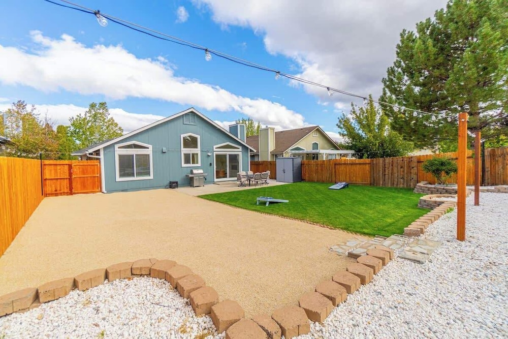 Modern Western Retreat Pet-friendly 4bed/2bath