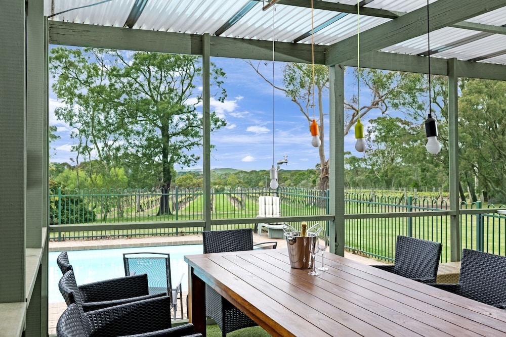 Gisborne Peak Winery Cottages