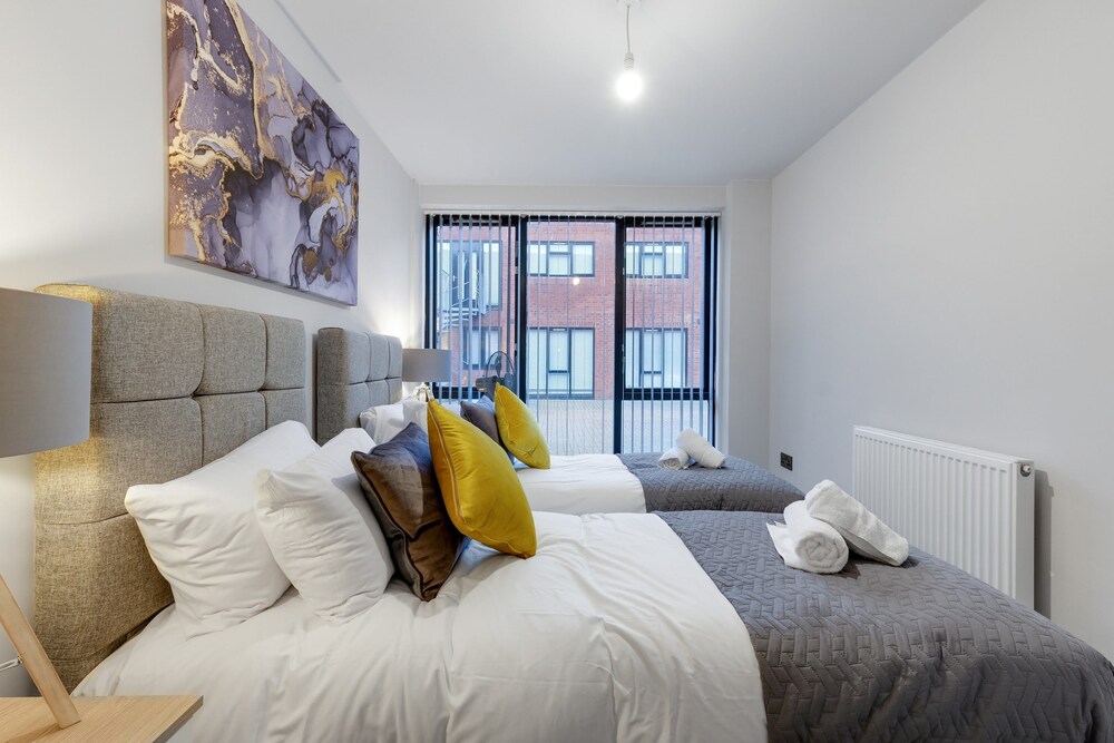MK Walker Ave 1 bed Apartment view 2