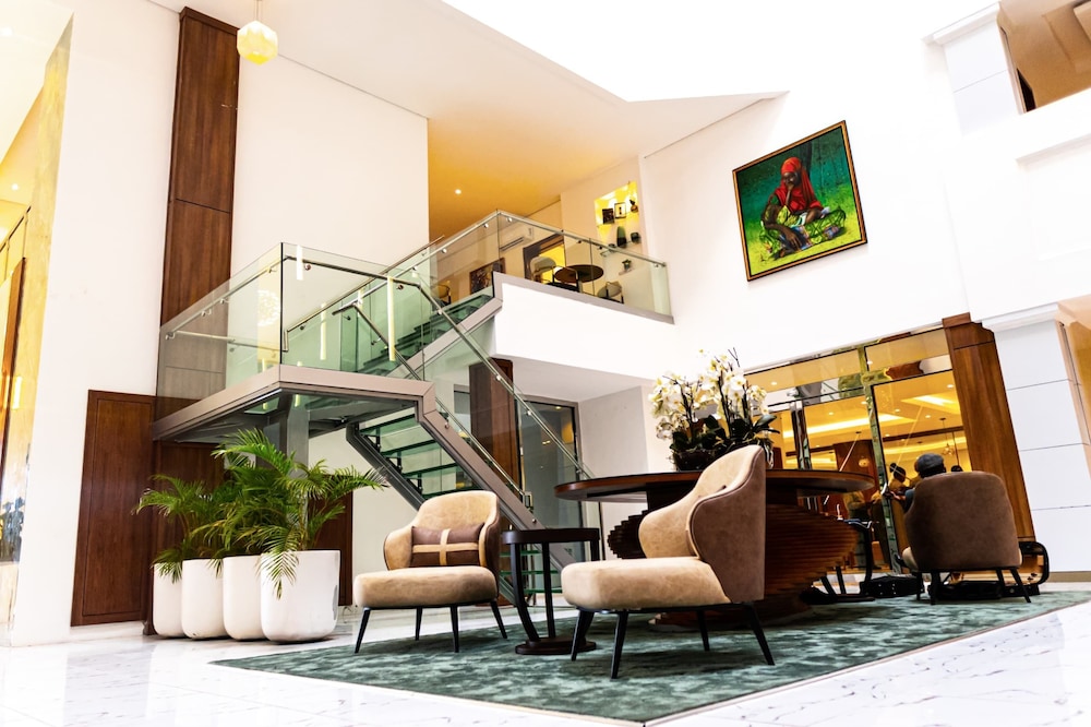 Summit Hotel and Apartments VGC