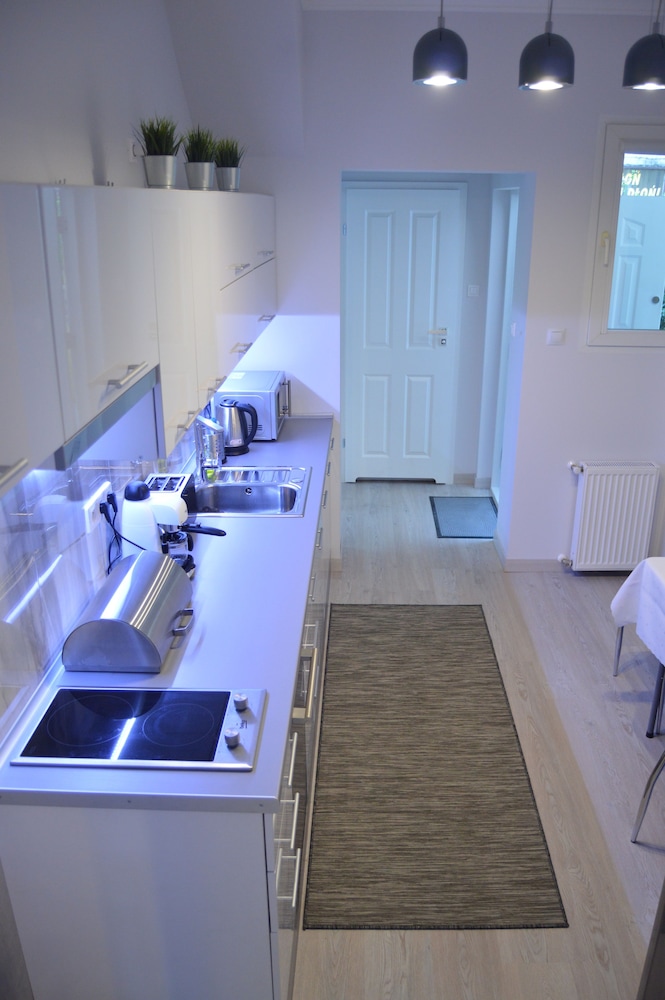 Apartments Happy Hours
